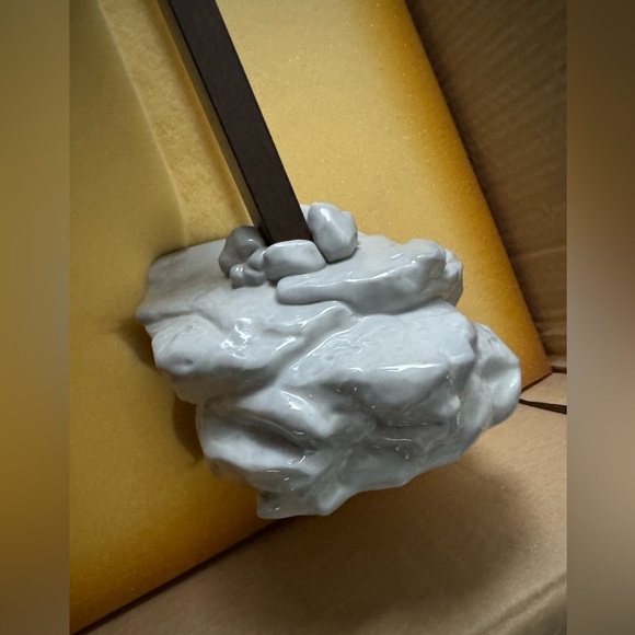 Lladro Our Savior Crucifix Figurine Tabletop - Picture 16 of 16